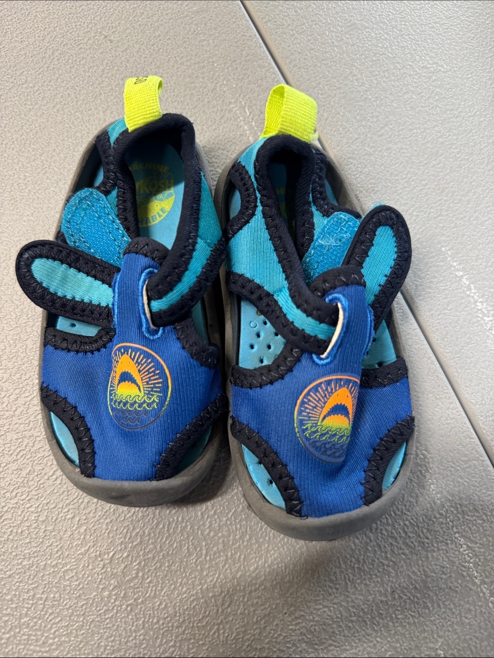 OshKosh B'gosh Blue Teal Kids Water Shoes with Yellow Heel Tabs